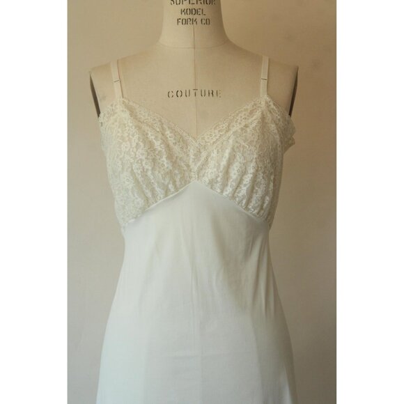 Vintage 1950s Van Raalte Nylon Full Slip, Sauvette, Ivory with Embroidered Lace - Picture 3 of 10